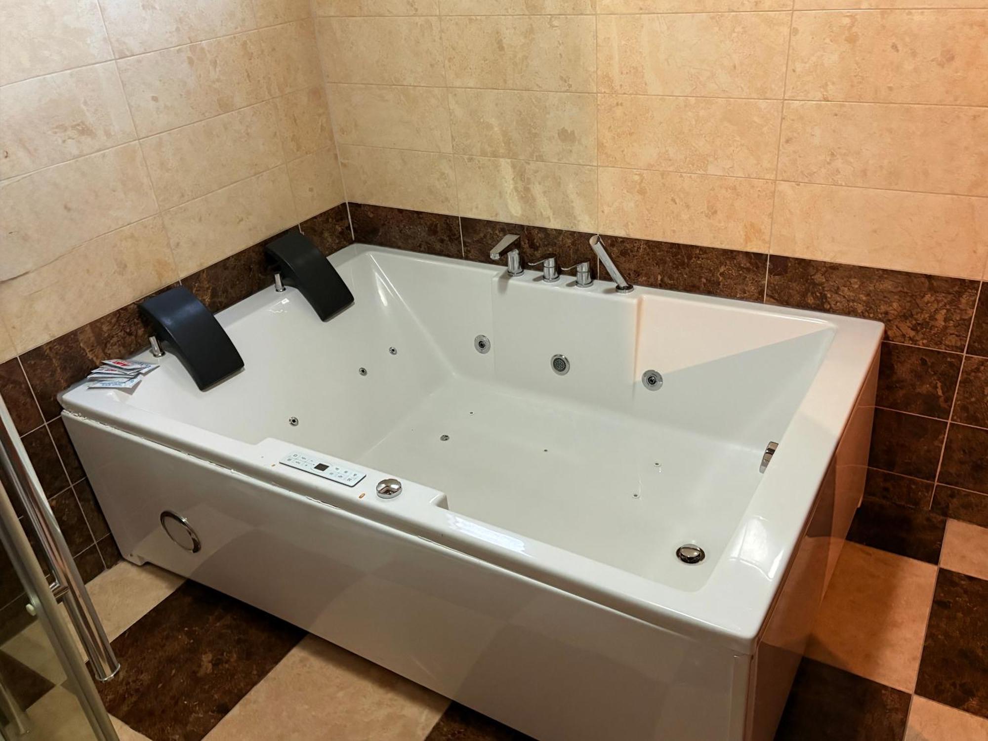 Hotel Europa 92 Ferizaj Exterior photo