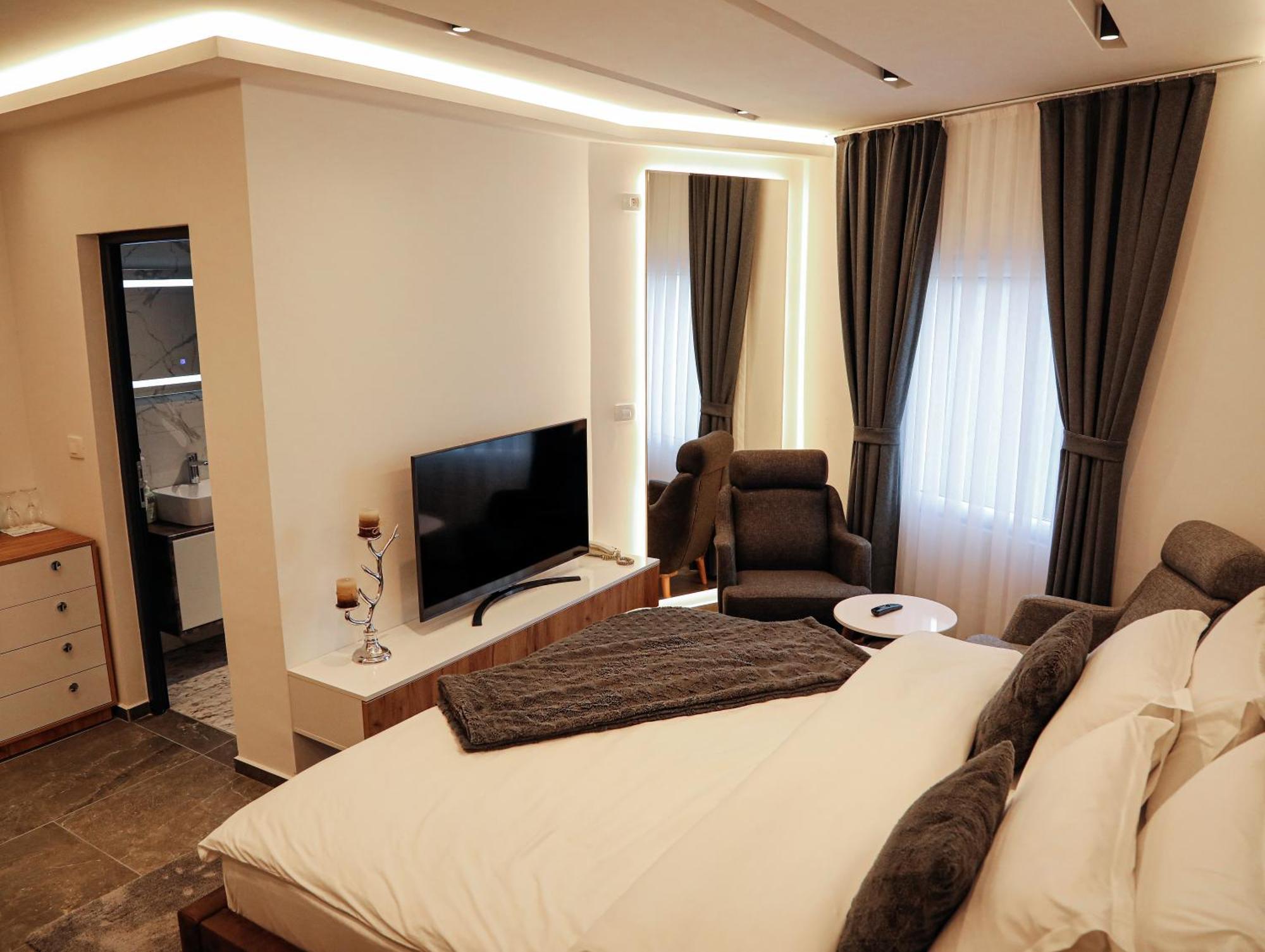 Hotel Europa 92 Ferizaj Exterior photo