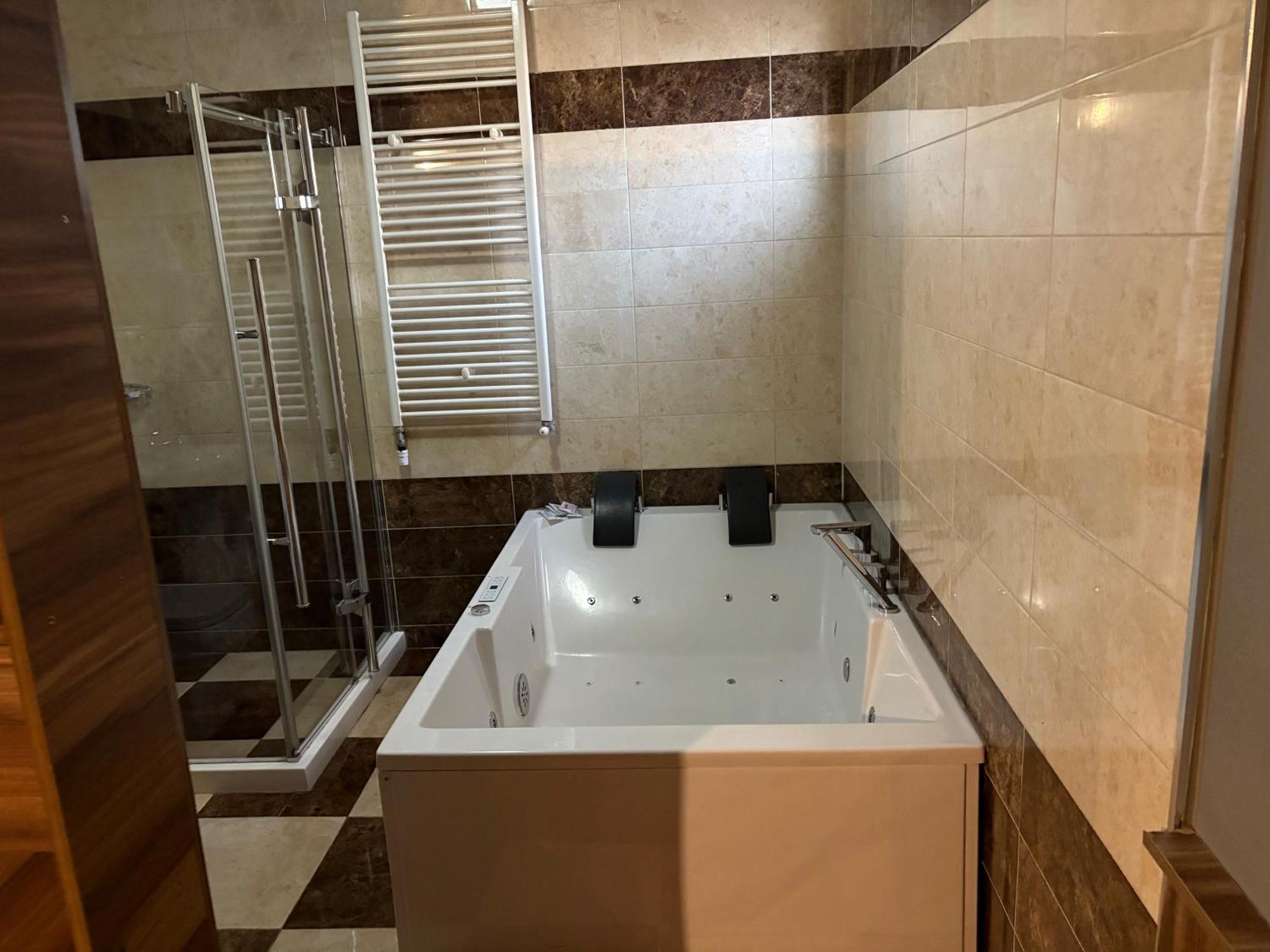 Hotel Europa 92 Ferizaj Exterior photo
